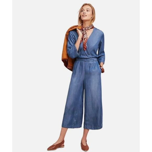 Cloth & Stone Anthropologie Denim Chambray Jumpsuit Womens Size M Blue Wide Leg - Picture 1 of 6